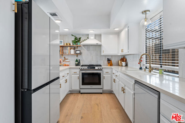 4543 Coldwater Canyon Avenue, 1 photo 3