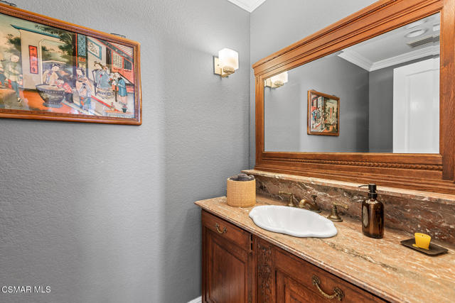 4498 Rayburn Street, Westlake Village CA: https://media.crmls.org/mediaz/33a5b94e-30a8-4780-bb8f-e0b82772685a.jpg