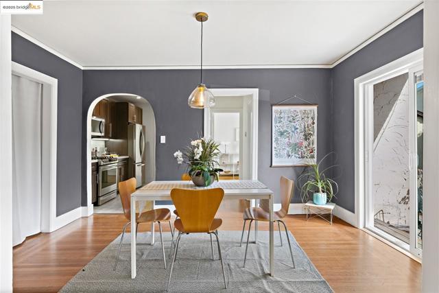 2201 Spaulding Ave, Berkeley CA: https://media.crmls.org/mediaz/33a5dfd7-d7fa-4cec-8380-bbf753766328.jpg