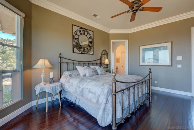 16677 Falcon Heights Rd, Ramona CA: https://media.crmls.org/mediaz/33a62905-c96b-481d-9779-28f32b93cb45.jpg