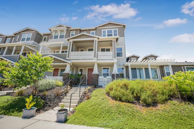 1387 Ores Way, Gilroy CA: https://media.crmls.org/mediaz/33a66e40-540c-4403-9e4a-665ad1e9011f.jpg