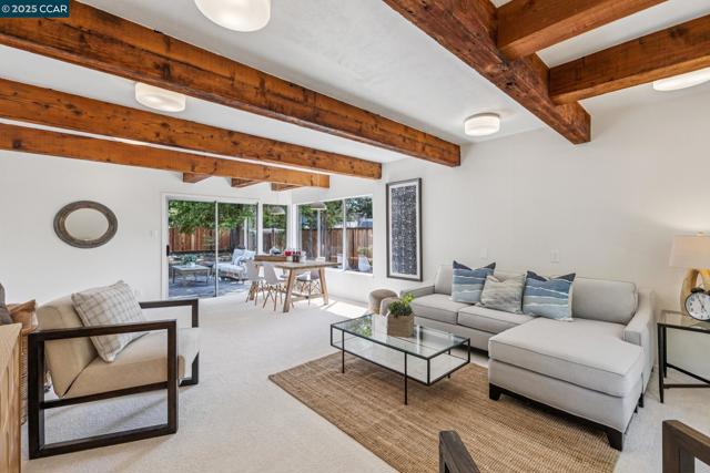 243 Santa Fe Dr, Walnut Creek CA: https://media.crmls.org/mediaz/33a685ee-1ae3-44d5-9e7b-d83a3dc1c4b7.jpg