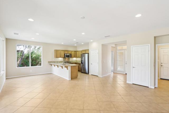 81772 Rustic Canyon Drive, La Quinta CA: https://media.crmls.org/mediaz/33a689f5-f717-4fc7-84fd-5d9228838371.jpg