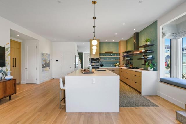 1501 Diamond Street, San Francisco CA: https://media.crmls.org/mediaz/33a6dcbf-0bc5-47ea-8da8-5ad9a9952484.jpg