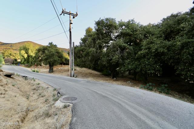 371 Acacia Lane, Newbury Park CA: https://media.crmls.org/mediaz/33a71526-a72d-4fba-a245-d1ea968577f6.jpg