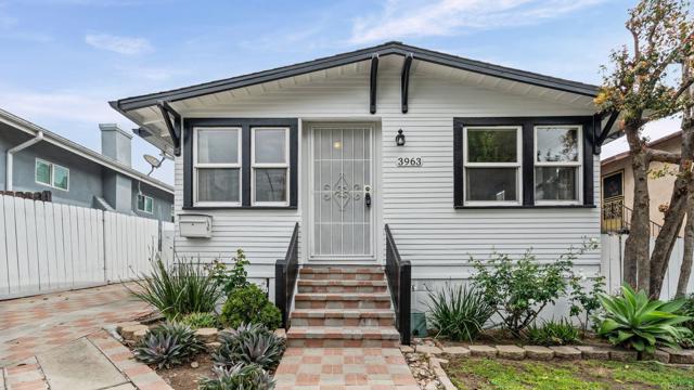 Detail Gallery Image 2 of 25 For 3963 33rd St, San Diego,  CA 92104 - 2 Beds | 1 Baths