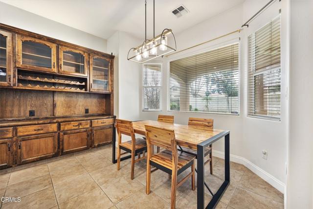 Detail Gallery Image 15 of 38 For 9905 Lightner Way, Bakersfield,  CA 93311 - 3 Beds | 2/1 Baths
