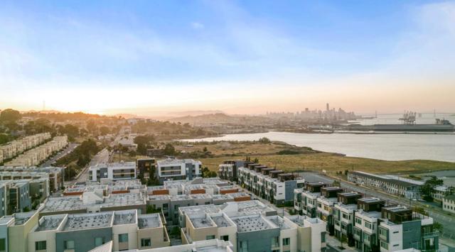555 Innes Avenue, San Francisco CA: https://media.crmls.org/mediaz/33a824ef-c003-497c-987a-c88c566ef055.jpg