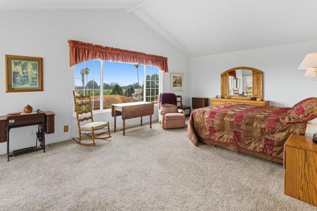 7547 Arden Way, Aptos CA: https://media.crmls.org/mediaz/33a86af9-f7e9-4c9e-881c-e7f28ba11ab6.jpg