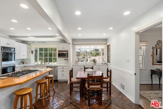 444 Loring Avenue, Los Angeles CA: https://media.crmls.org/mediaz/33a86ce8-e77c-453c-b74f-44255c193c56.jpg