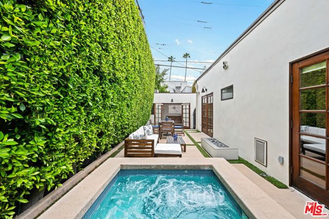 8265 Romaine Street, West Hollywood CA: https://media.crmls.org/mediaz/33a9037f-64dd-4a69-8b0f-b24c804be05d.jpg