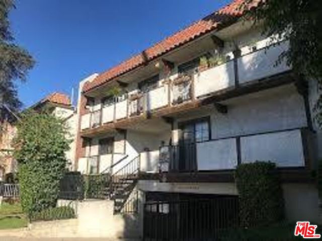 16731 Sherman Way photo 3