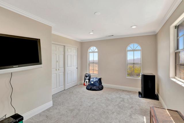 560 Seeforever Dr, San Marcos CA: https://media.crmls.org/mediaz/33a97ccf-e33c-4974-84a4-67875d1cb5e2.jpg