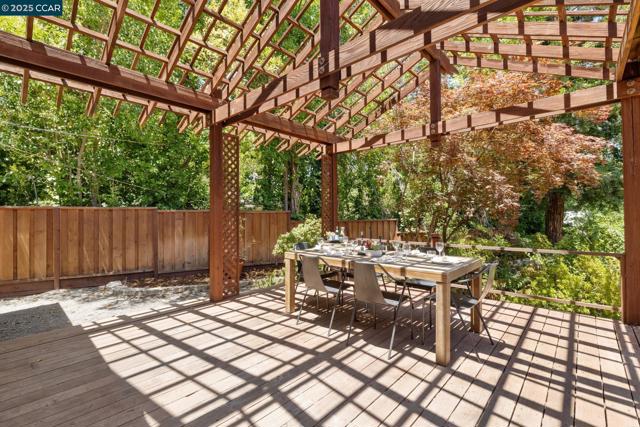 312 Soule Ave, Pleasant Hill CA: https://media.crmls.org/mediaz/33a9c4d9-521f-4a1e-8263-c0471b481171.jpg