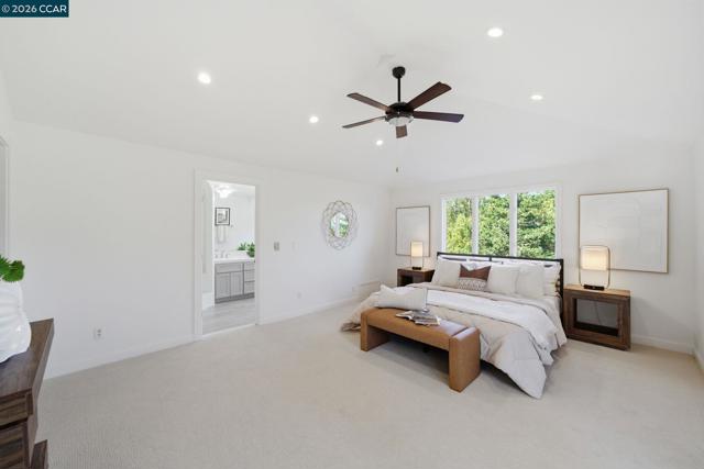 102 Hillcrest Dr, Orinda CA: https://media.crmls.org/mediaz/33a9caf8-adb5-4bf0-9962-412c51792d81.jpg