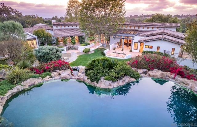 6884 El Camino Del Norte, Rancho Santa Fe CA: https://media.crmls.org/mediaz/33aa555a-aeb9-4a1d-8244-7706eeb0519d.jpg
