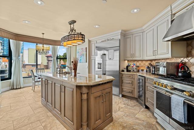2500 6th Ave, San Diego CA: https://media.crmls.org/mediaz/33aaa679-e636-4e0a-9081-7e3b78b88d78.jpg
