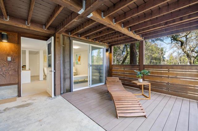 1023 Los Trancos Road, Portola Valley CA: https://media.crmls.org/mediaz/33ac0b65-5f15-4d06-b130-5bdf993d0434.jpg