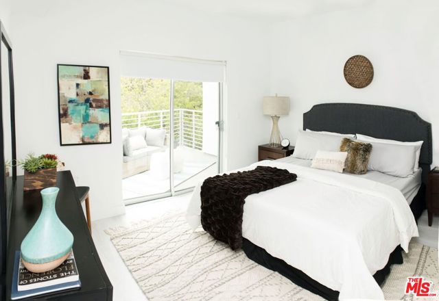 Drew Fenton | 625 S BARRINGTON Avenue Los Angeles CA | MLS: 7528204