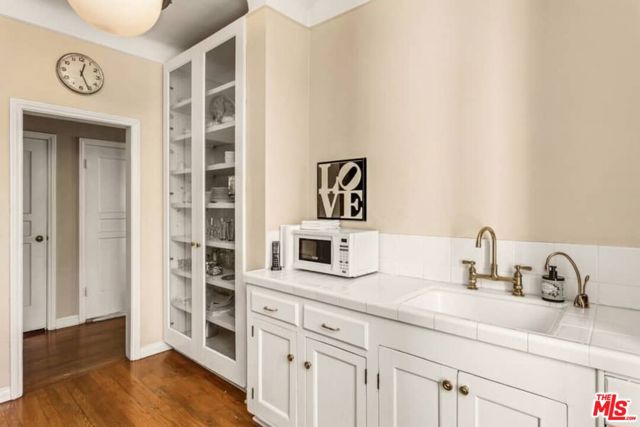 1416 Havenhurst Drive, West Hollywood CA: https://media.crmls.org/mediaz/33ac848a-6438-4d16-8fce-ca5add0dfba4.jpg