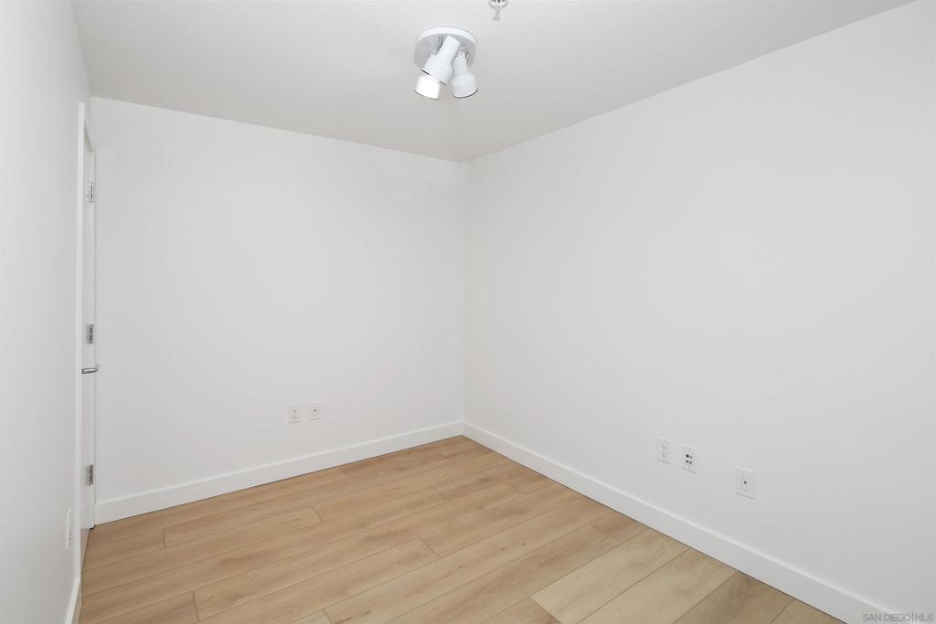 325 7th Ave - photo 10