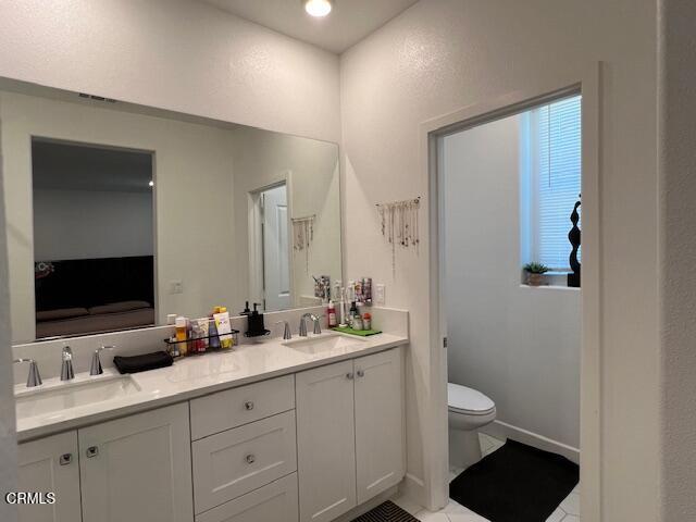 2563 LIttle Rock Lane, Simi Valley CA: https://media.crmls.org/mediaz/33acbc50-44da-48bd-bb11-4a6d8ce61615.jpg