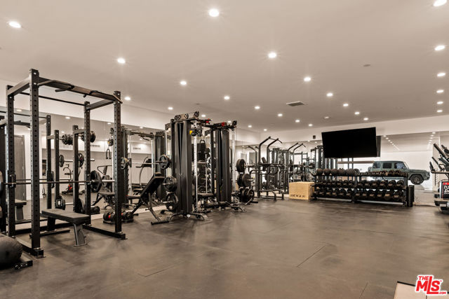 3820 Knobhill Drive, Sherman Oaks CA: https://media.crmls.org/mediaz/33ad0df0-e82f-466e-af44-6f8af121c1db.jpg