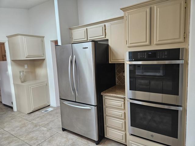 73278 Palm Greens Parkway, Palm Desert CA: https://media.crmls.org/mediaz/33ad8e93-e3aa-45e0-adf7-52893fcdc1a0.jpg