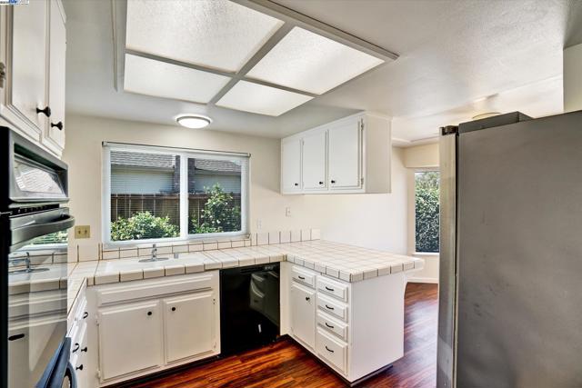 3432 Barmouth Dr, Antioch CA: https://media.crmls.org/mediaz/33adcea0-0d38-4028-9a83-05840774bc03.jpg