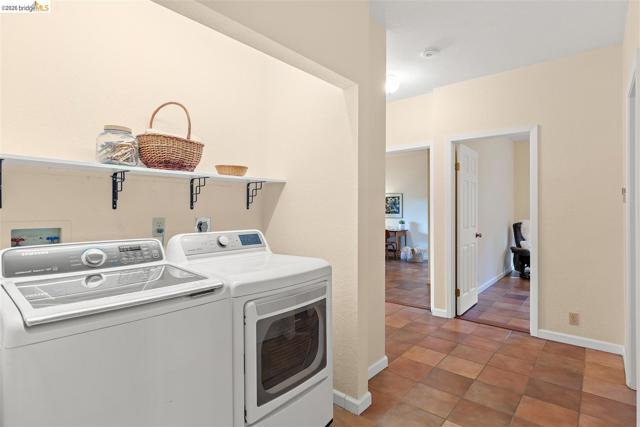 6065 Dimm Way, Richmond CA: https://media.crmls.org/mediaz/33b1069e-45af-48c9-b88c-9fc34b8692d1.jpg