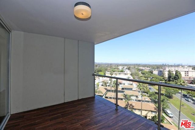 201 Ocean Avenue, Santa Monica CA: https://media.crmls.org/mediaz/33b111b4-ae6d-488b-a79f-e92dbc519dd1.jpg