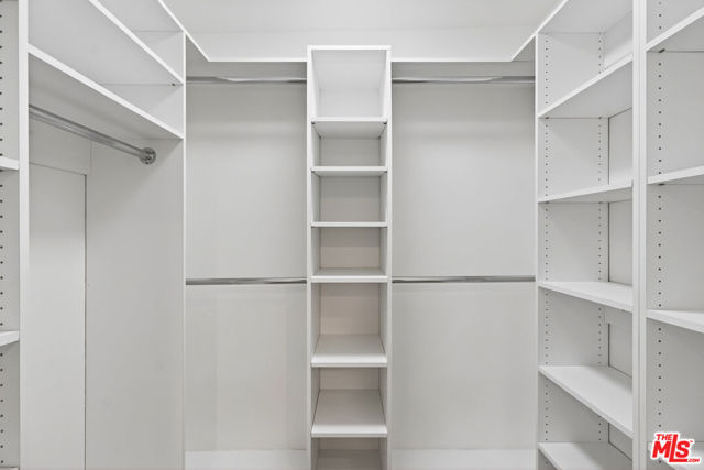 2121 Marine Street, Santa Monica CA: https://media.crmls.org/mediaz/33b15137-2859-4e6d-a911-41ac23326570.jpg