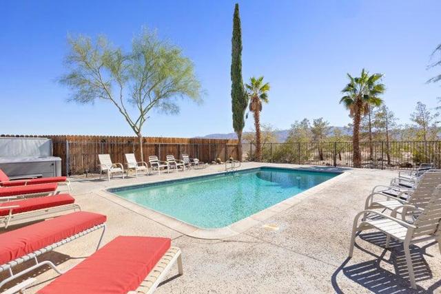 69450 Amboy Road, 29 Palms CA: https://media.crmls.org/mediaz/33b25a50-612f-4b15-8c52-d4686cd380b0.jpg