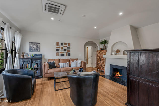 Detail Gallery Image 7 of 54 For 3880 Loma Vista Rd, Ventura,  CA 93003 - 3 Beds | 3 Baths