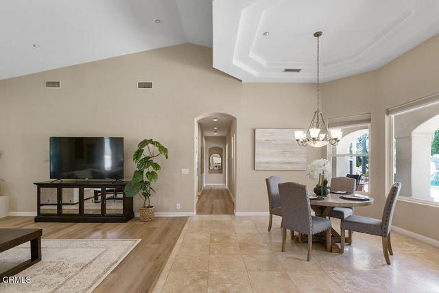 2625 Marvella Court, Camarillo CA: https://media.crmls.org/mediaz/33b2dddf-4a56-4967-b274-8b698672acac.jpg