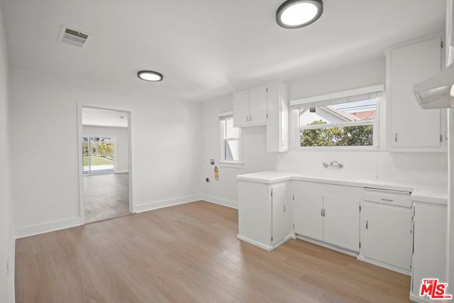 1563 E Elizabeth Street, Pasadena CA: https://media.crmls.org/mediaz/33b2e0a6-4026-4857-bae5-ef0fd47f30c6.jpg