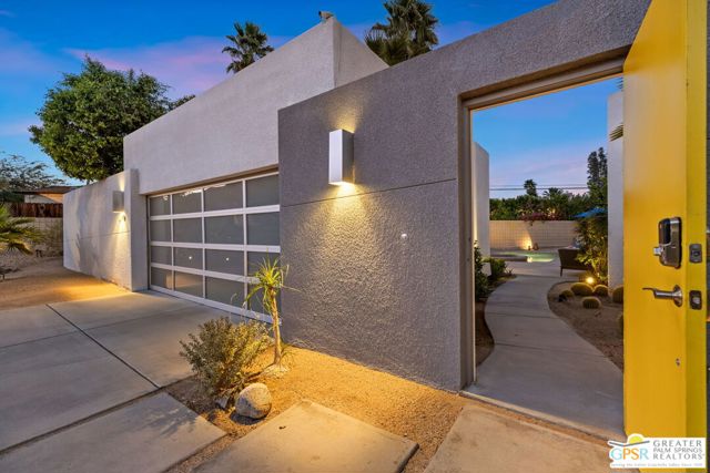 2470 N Cardillo Avenue, Palm Springs CA: https://media.crmls.org/mediaz/33b2ed32-5206-4707-b3c9-1c30497b77f5.jpg