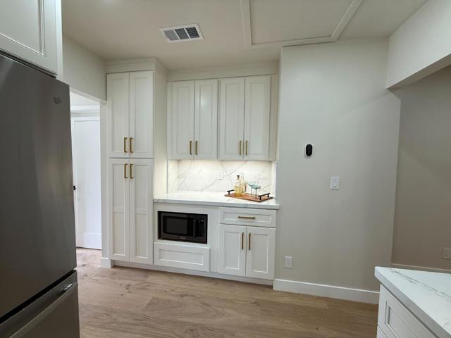 199 S 23rd Street, San Jose CA: https://media.crmls.org/mediaz/33b333f6-cf3c-458f-a5a7-b52b7a36895e.jpg