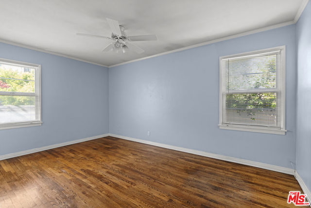 2421 Cloy Avenue, Venice CA: https://media.crmls.org/mediaz/33b38d7c-33bf-49b0-bae3-735343fa521d.jpg