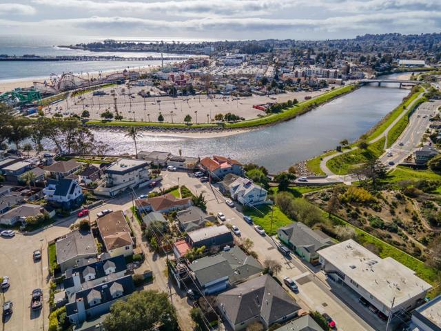 218 Buena Vista Avenue, Santa Cruz CA: https://media.crmls.org/mediaz/33b38e71-26d4-4851-baaa-127da5579d8d.jpg