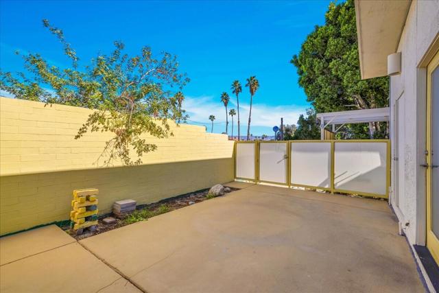 130 W Racquet Club Road #511, Palm Springs, CA 92262