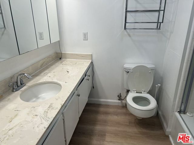 800 W 1st Street, Los Angeles CA: https://media.crmls.org/mediaz/33b4afc0-7399-4f1d-b461-1eba0190cfae.jpg