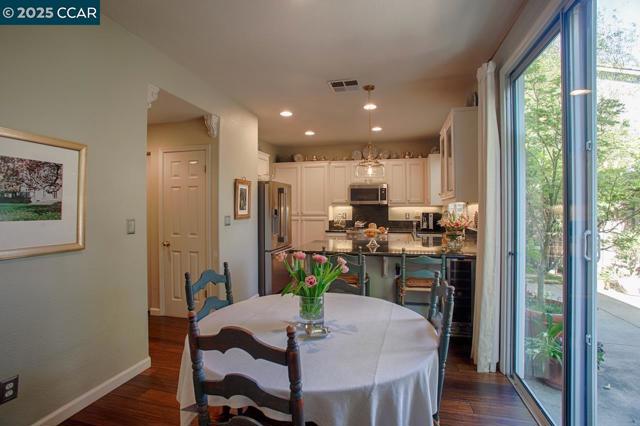 1409 Dumaine St, Concord CA: https://media.crmls.org/mediaz/33b4e02c-af43-4f84-9446-bbcf17caf9d6.jpg