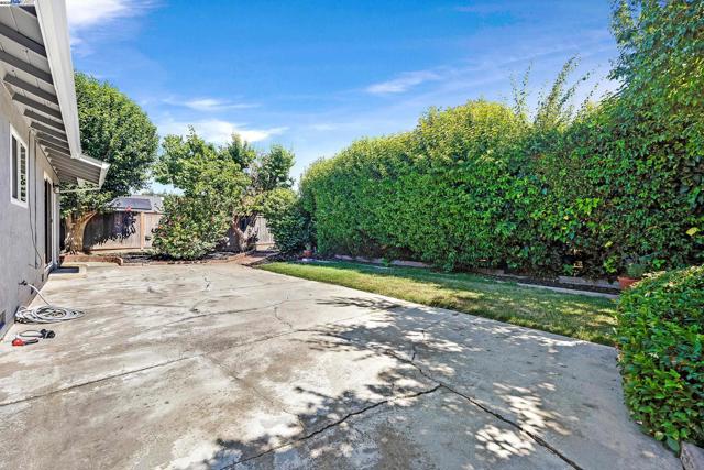 36560 Lakewood Dr, Newark CA: https://media.crmls.org/mediaz/33b50096-cf59-4694-abfe-d546f2963da8.jpg