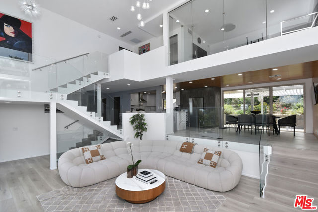 3539 Alana Drive, Sherman Oaks CA: https://media.crmls.org/mediaz/33b57782-a479-47ed-8f1e-546b8fabe3f4.jpg