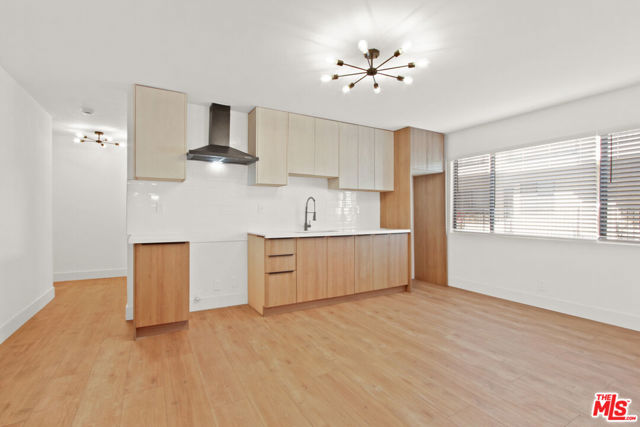 14110 Yukon Avenue, Hawthorne CA: https://media.crmls.org/mediaz/33b593fd-fd66-41af-ae97-338a7edbff64.jpg
