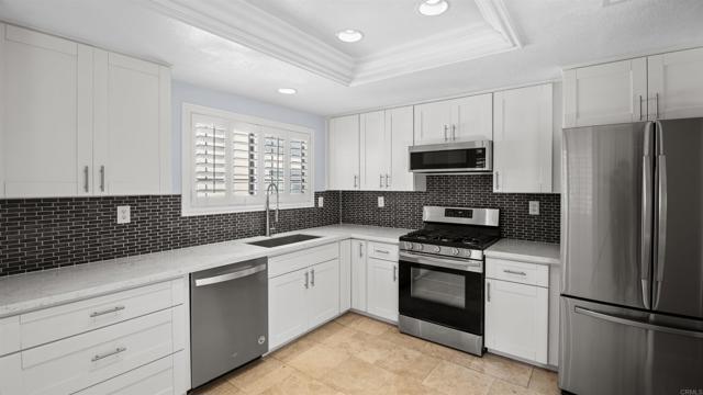 190 Bautista Court, Oceanside CA: https://media.crmls.org/mediaz/33b6edab-03aa-40b8-b9ac-a777cd441d21.jpg