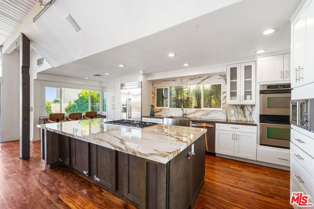 2838 Medill Place, Los Angeles CA: https://media.crmls.org/mediaz/33b768c1-ab2e-44a3-85b9-d430cfd9cc63.jpg