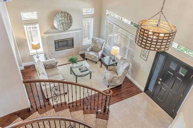 2460 Magnolia Way, Morgan Hill CA: https://media.crmls.org/mediaz/33b7869b-b20c-4bc7-8d3f-fa51fc6fd213.jpg