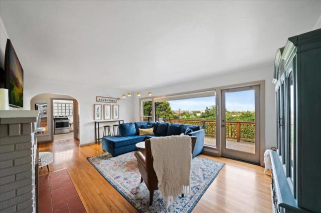 1901 Chestnut Street, Redding CA: https://media.crmls.org/mediaz/33b88d85-8778-40e4-b8fd-dd99e25231c2.jpg
